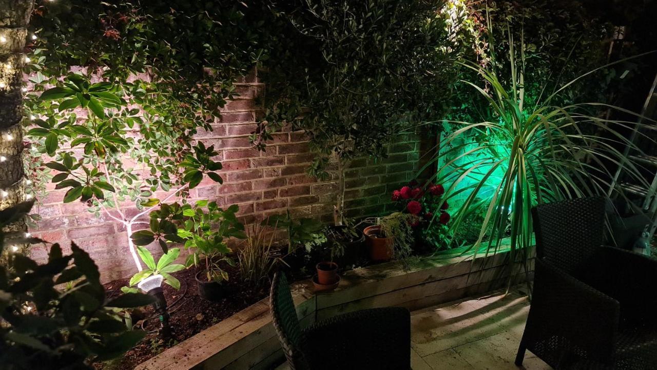 Cottage Grove Homestay Rooms ポーツマス エクステリア 写真